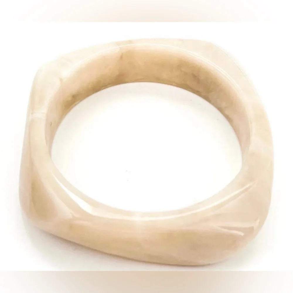 Ivory Bangle - Picture 1 of 3